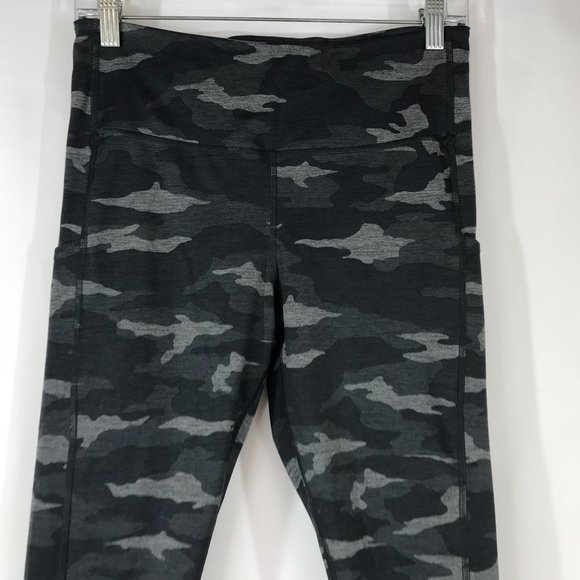 ATHLETA - WOMEN'S MEDIUM - BLACK CAMO YOGA FITNESS COMPRESSION PANT - Picture 2 of 8